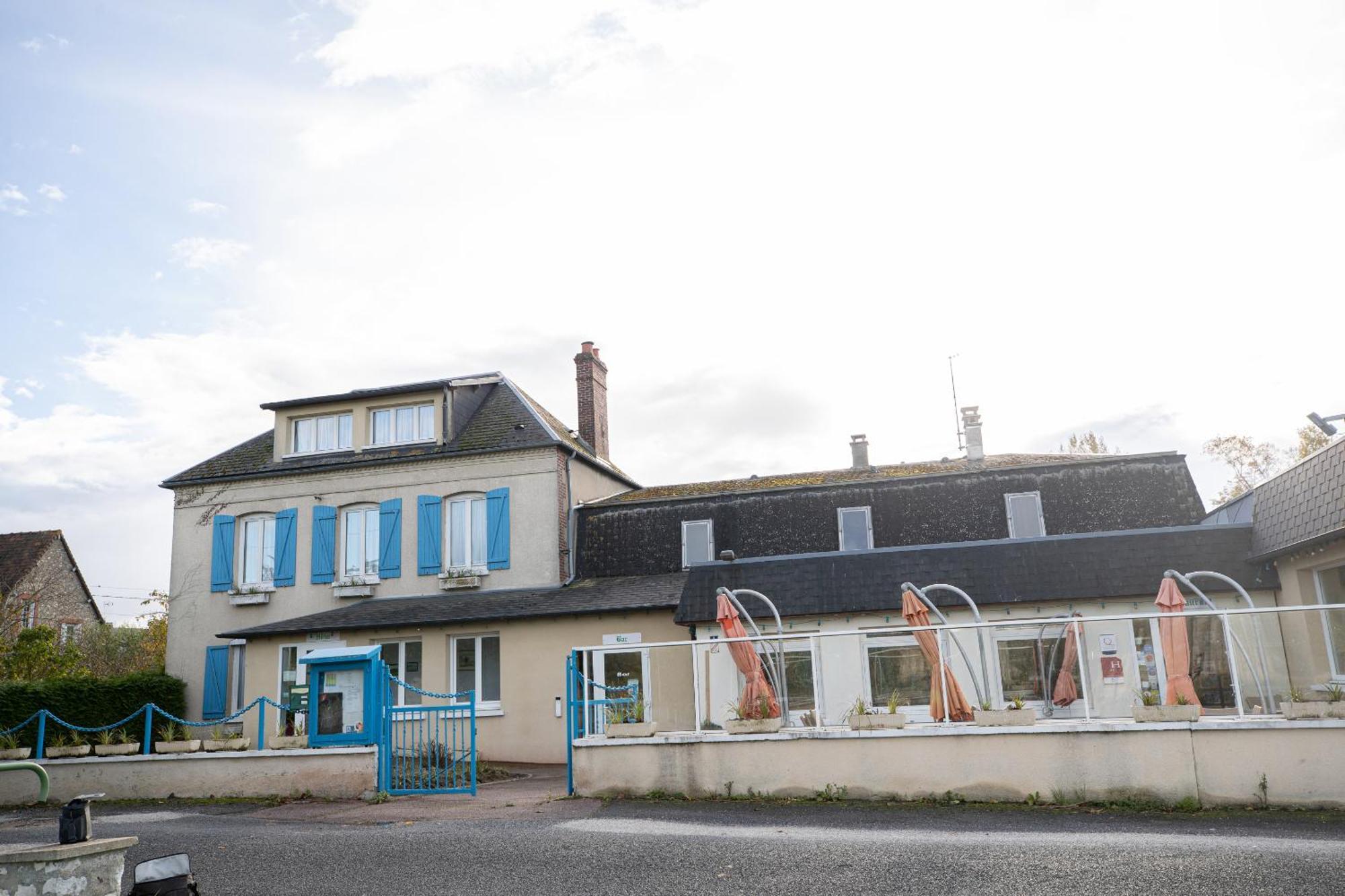 Hotel Restaurant Des 4 Ecluses Gaillon Экстерьер фото
